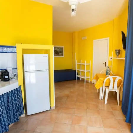 Saba * Lampedusa