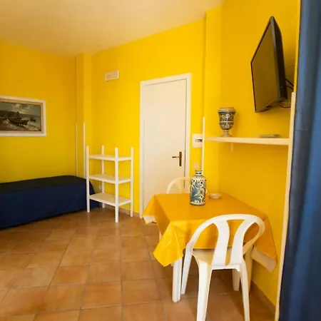 Saba * Lampedusa